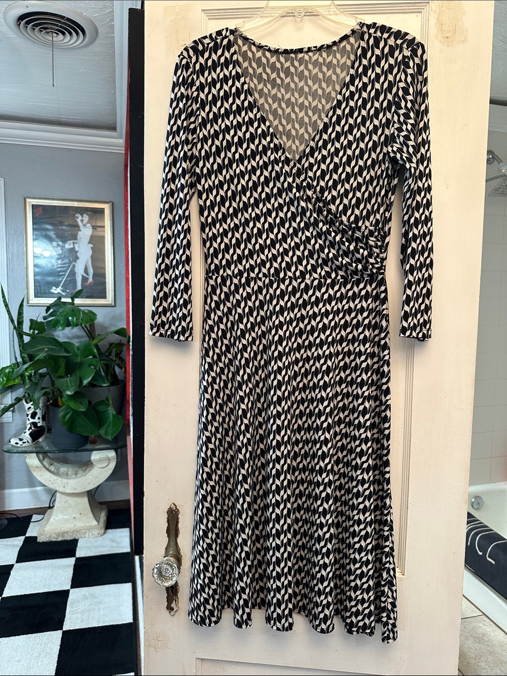 Black and White Geometric Long Sleeve Wrap Dress